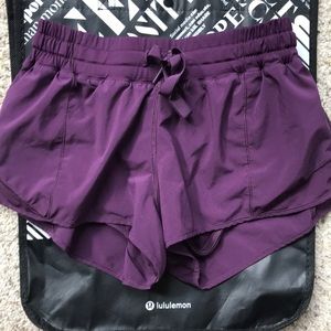EUC 🍋Lululemon Hottie Hot 2.5”🏃‍♀️ 6 Reg
